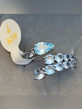 Bomb Party Dark Silver-Tone Aqua Blue Crystal Bypass Ring on Hematite Size 7 NWT